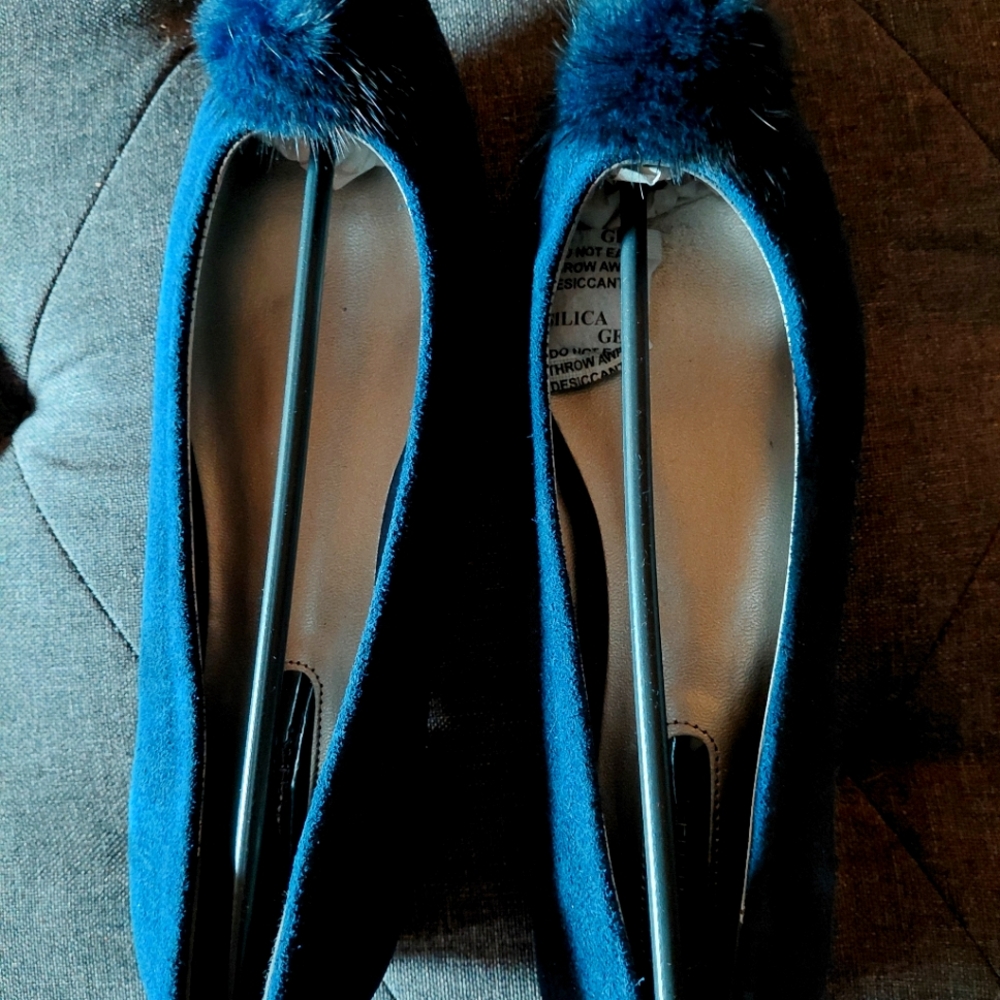 Avon Mark Super Cute Navy Flats